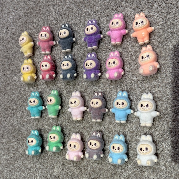 Colorful Labubu figurines - Picture 1 of 3
